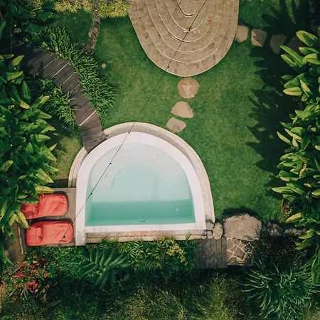 Makerti Bali~Bamboo House Villa