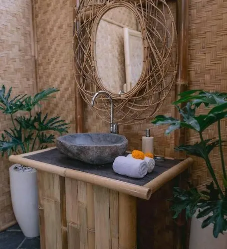 Makerti Bali~bamboo House Selat