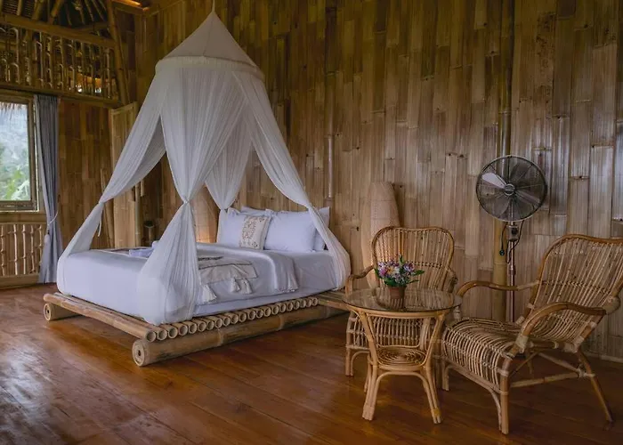 Makerti Bali~bamboo House * Selat
