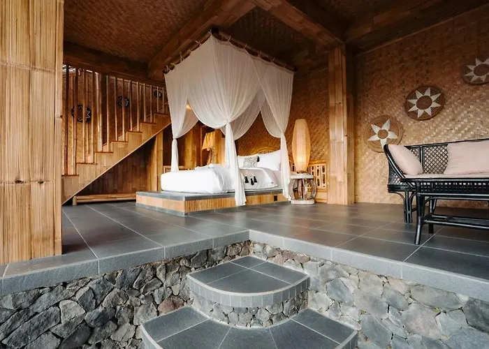 Makerti Bali~bamboo House * Selat
