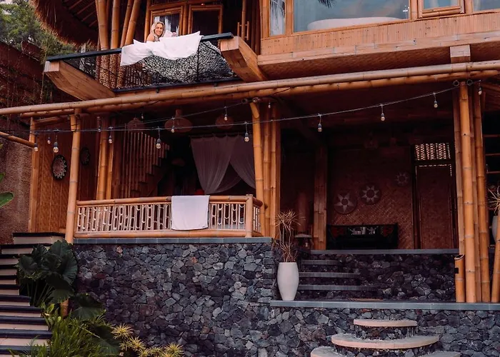 Makerti Bali~bamboo House *