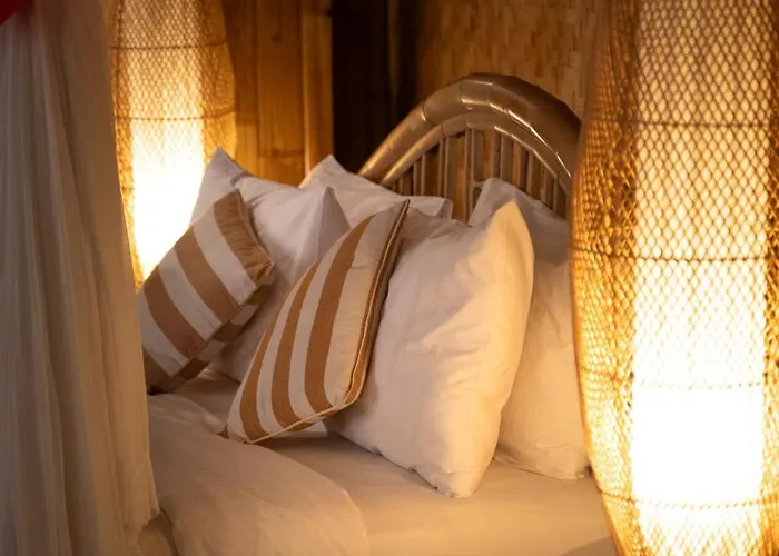 Makerti Bali~bamboo House Selat