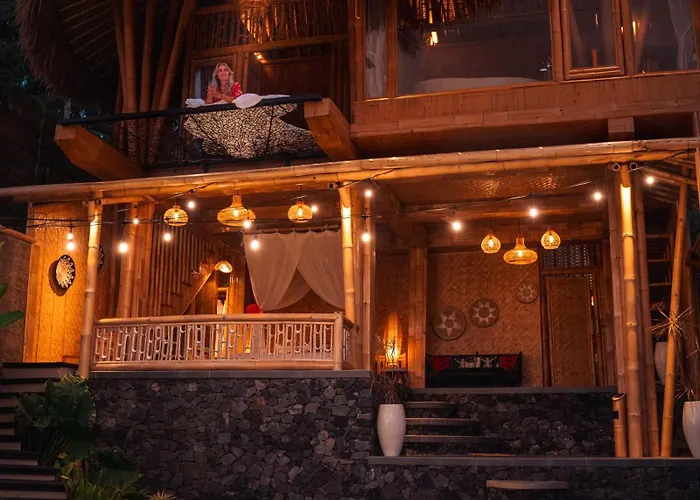 Makerti Bali~bamboo House * Selat