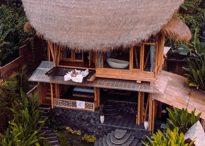 Makerti Bali~bamboo House Selat