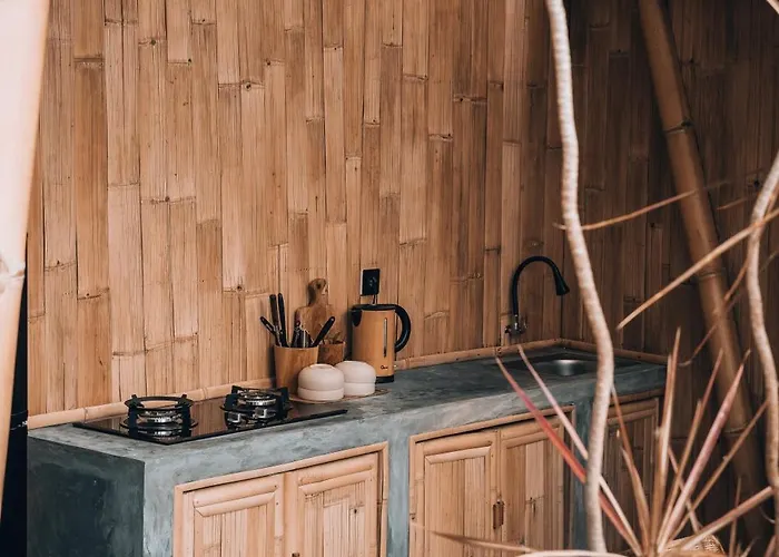Makerti Bali~bamboo House Selat